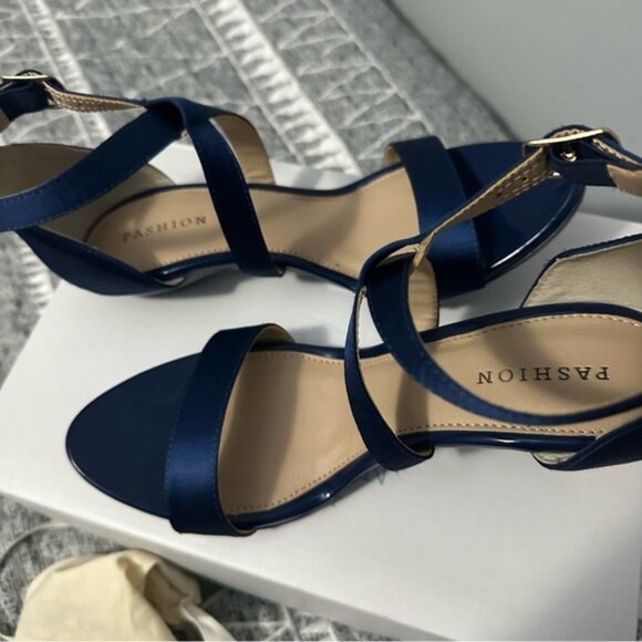 Pashion Footwear Blue Convertible Heels Sandals Size 7.5 Elegant Evening Chic - Picture 4 of 16